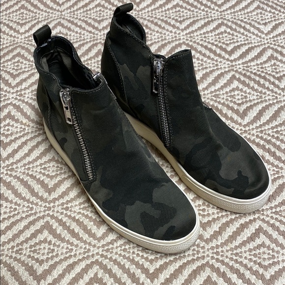 Steve Madden Shoes - Steve Madden Black Sneakers with Suede Finish and Zipper Detail pre owned